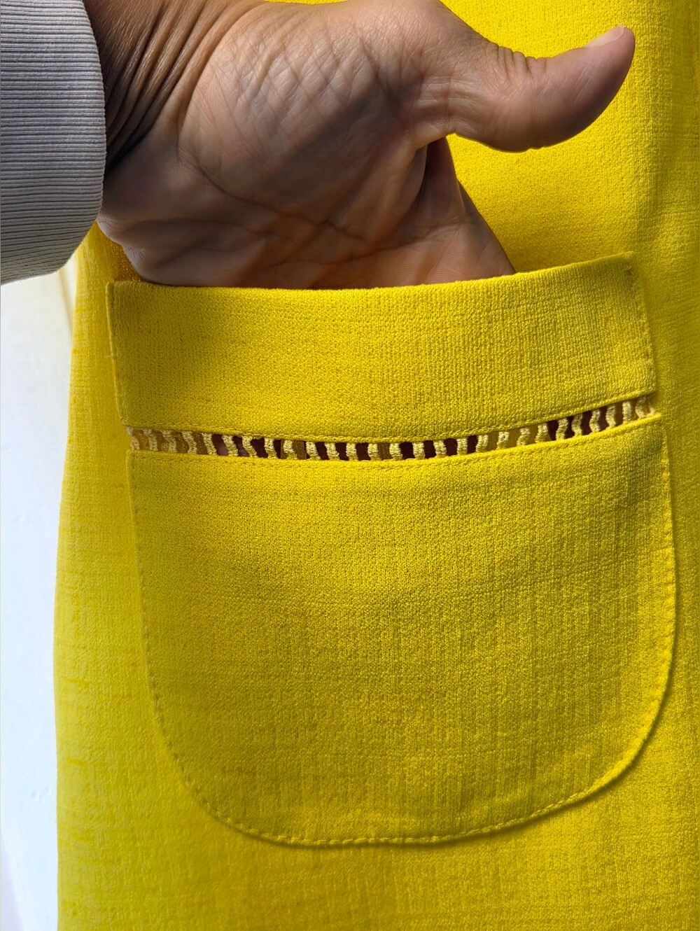 Kay Windsor Vintage Mod Yellow Sleeveless Shift Dress Bow Neck Size M - Picture 9 of 15